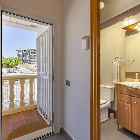 Apartment House With Private Solarium, Bbq And