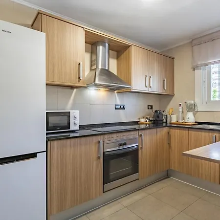 House With Private Solarium, Bbq And * كونيت