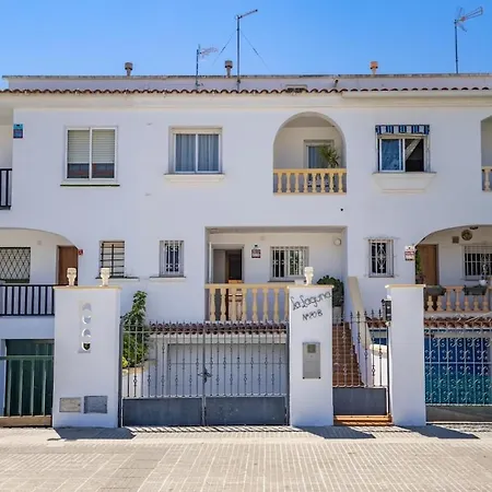 House With Private Solarium, Bbq And