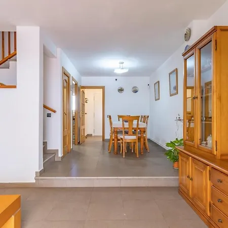 House With Private Solarium, Bbq And * Cunit