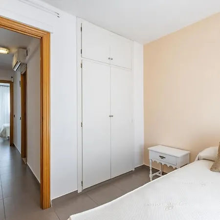 House With Private Solarium, Bbq And Apartment Cunit