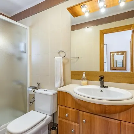 House With Private Solarium, Bbq And Appartamento Cunit